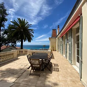 Magnifique D'époque Avec Vue 4 Personnes Avec Terrasse Le Port Appartement